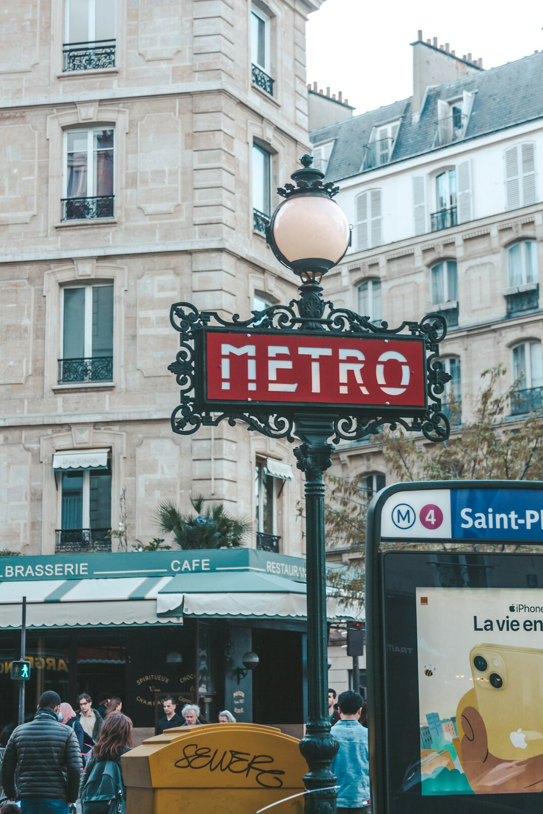 modern french advertising